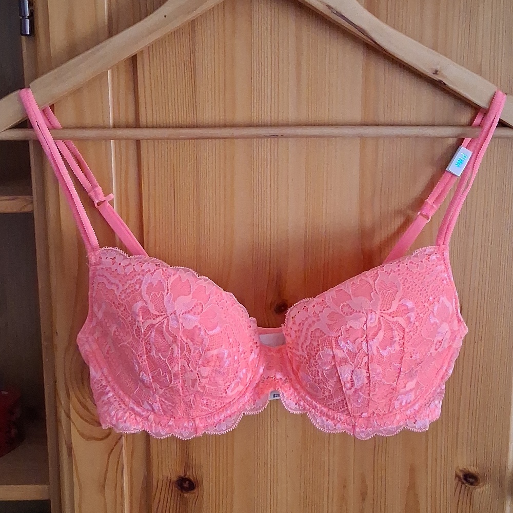 New Pink Victoria's Secret Vibrant Lace Push Up Bra Size 34C - Picture 4 of 9